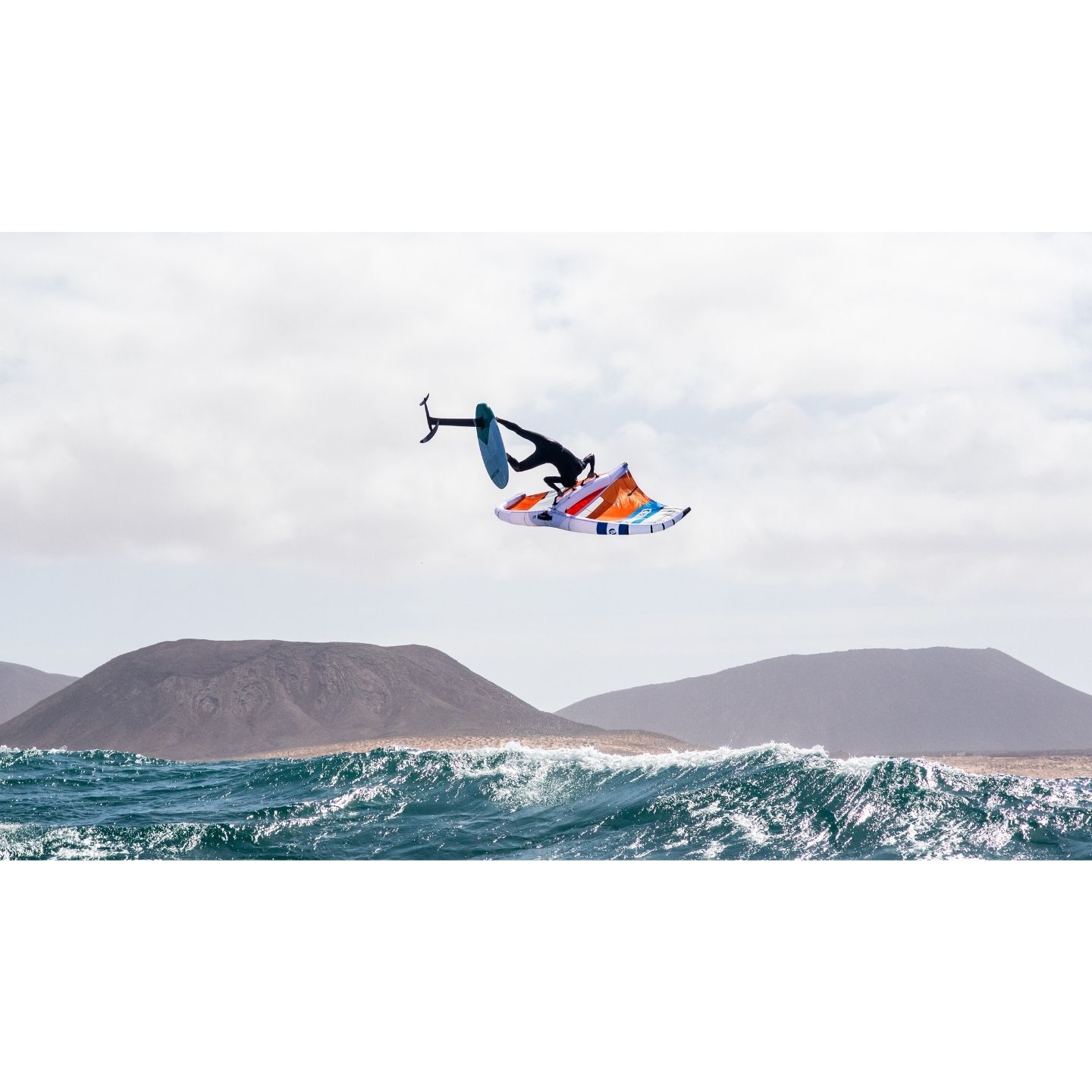 Cabrinha 2025 Mantis Wing Action 2